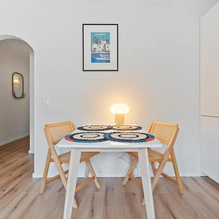 1-bedroom Renovated In Bonnevoie Near And Train